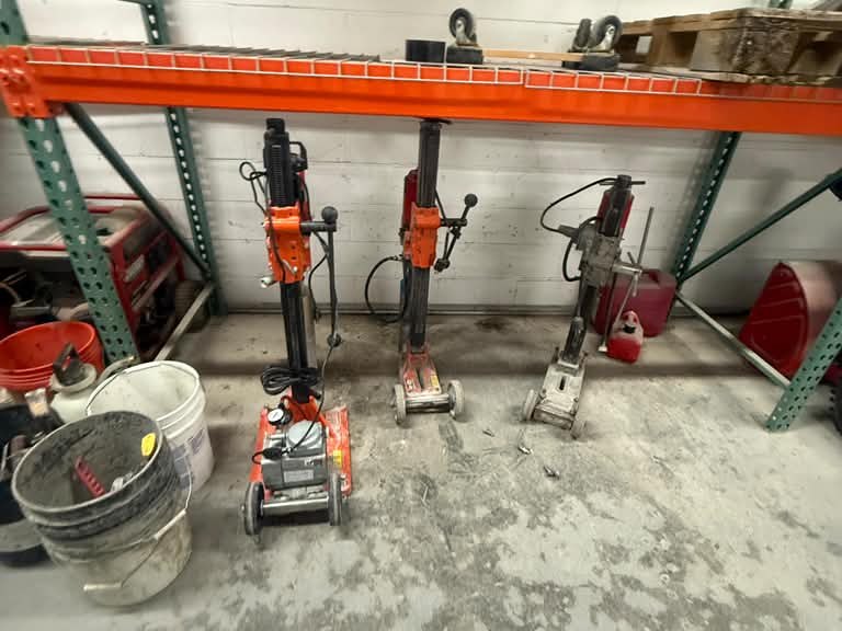 Core drilling rigs in the Metric laboratory
